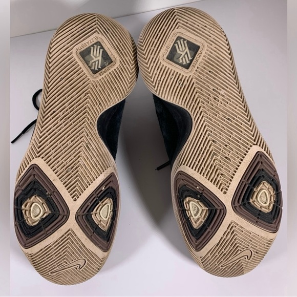 Nike Kyrie 3 Black Suede Size 11.5 - Picture 4 of 5